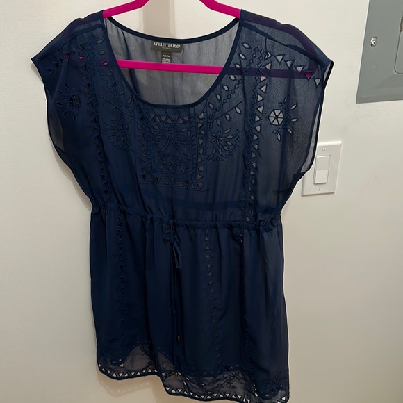 Pea in the Pod Navy Maternity Top - Picture 1 of 3